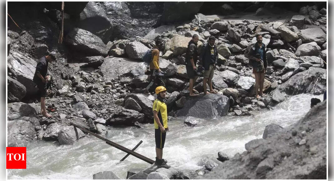 बंद सड़कों, 4 परीक्षा केंद्र के लिए लेखक के लिए प्रत्येक 10k का भुगतान करें | भारत समाचार बंद सड़कों, 4 परीक्षा केंद्र के लिए लेखक के लिए प्रत्येक 10k का भुगतान करें | भारत समाचार