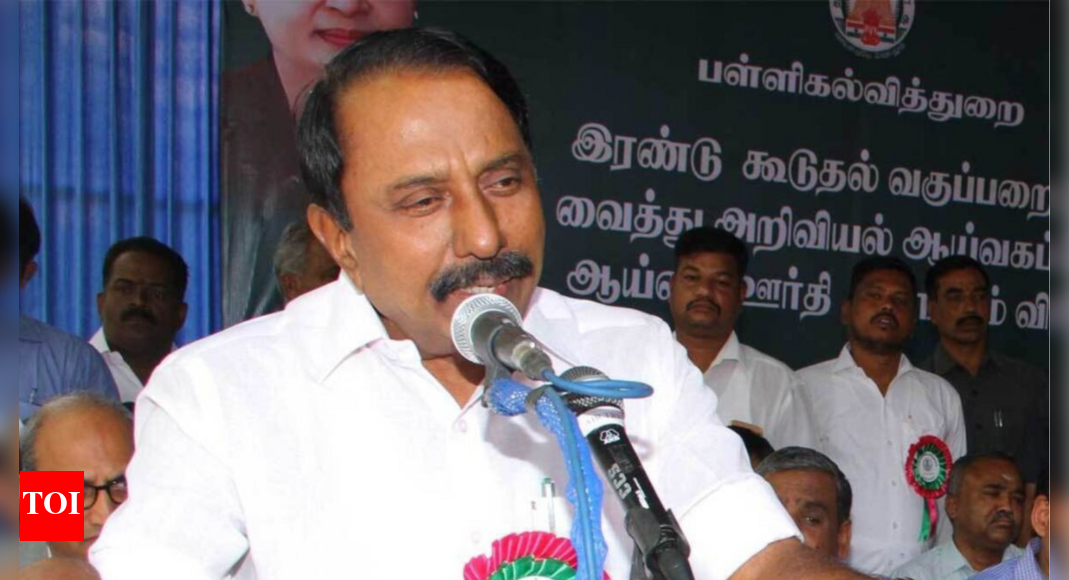 ईपीएस सेंगोट्टाययन को समाप्त करता है, पार्टी पोस्ट के उनके अनुयायी | भारत समाचार