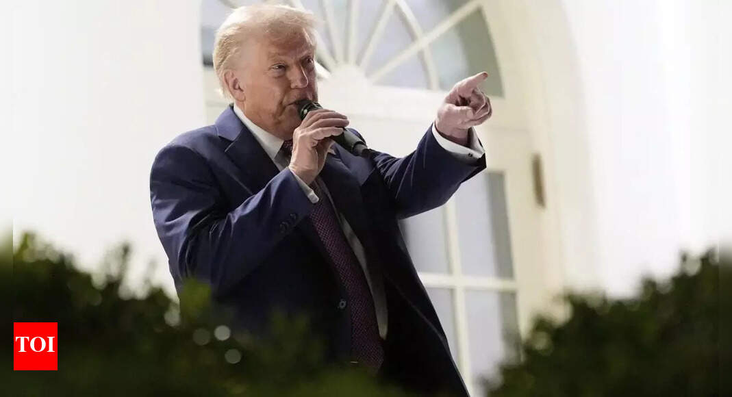 क्या ट्रम्प भारत के आउटसोर्सिंग को अवरुद्ध करने पर विचार कर रहे हैं? सहायक कहता है: “कॉल सेंटर फिर से बनाओ!”