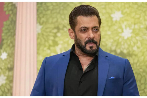 सलमान खान बाढ़ से प्रभावित पंजाब को पांच बचाव नौकाओं को भेजते हैं, अपने चैरिटी संगठन के माध्यम से गांवों को अपनाने का उपक्रम करते हैं: “हम कर रहे हैं …” |