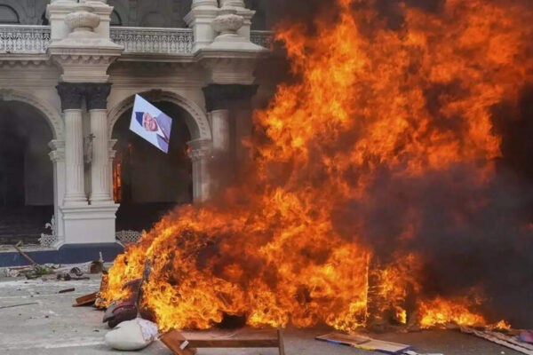 मैंने नेपाल की यात्राएं डालीं, मे ने कहा; एयरलाइंस उड़ानों को रद्द कर देती है; पर्यटक और फंसे हुए ट्रक | भारत समाचार