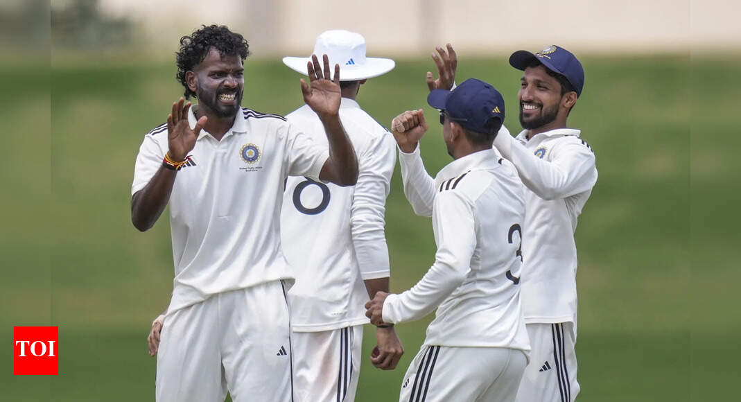 Dueep ट्रॉफी फाइनल: दक्षिण, केंद्रीय आंखों की महिमा जब युवा लोग बिना सितारों के दुर्घटना में एक कदम आगे बढ़ाते हैं | क्रिकेट समाचार