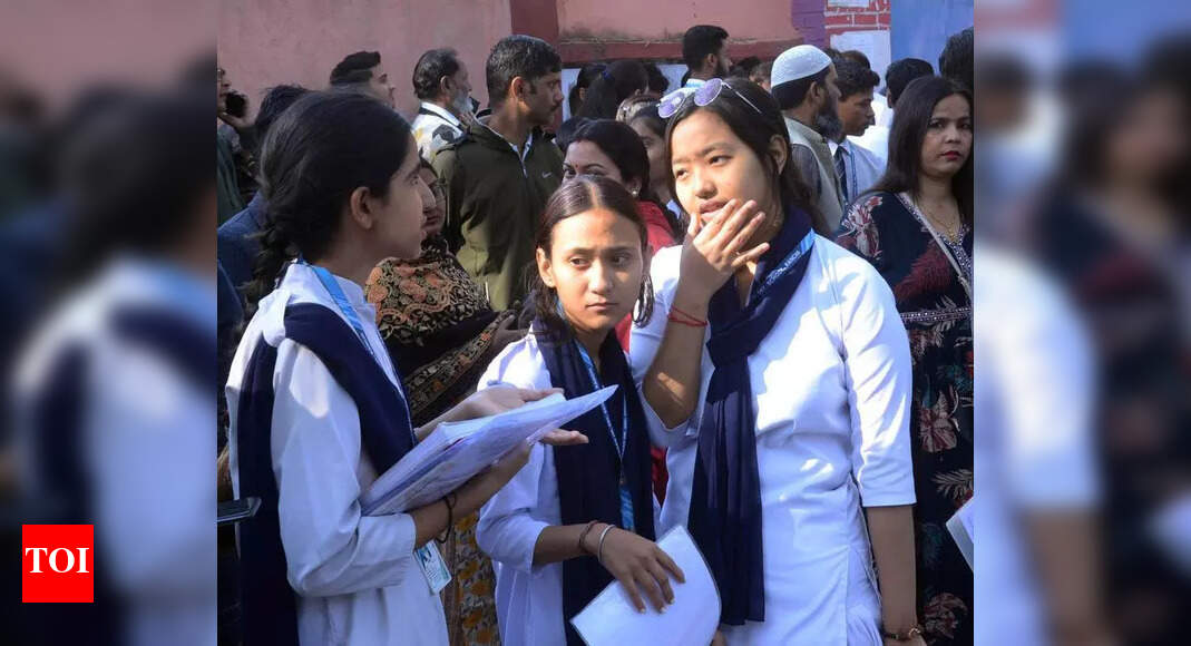 अतिरिक्त CBSE विषय विकल्प निजी छात्रों के लिए पिछले बिना जो मील की दूरी पर डेरिवा छोड़ता है