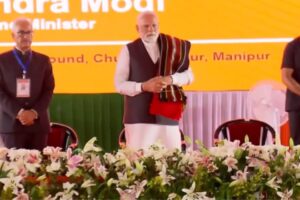 मणिपुर में मोदी: पीएम राज्य में जातीय हिंसा से पहली यात्रा करता है; उद्घाटन विकास परियोजनाओं की कीमत 7,300 मिलियन रुपये | भारत समाचार