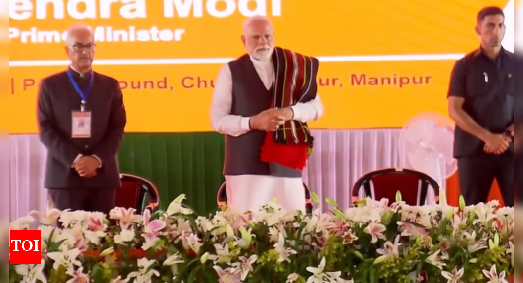 मणिपुर में मोदी: पीएम राज्य में जातीय हिंसा से पहली यात्रा करता है; उद्घाटन विकास परियोजनाओं की कीमत 7,300 मिलियन रुपये | भारत समाचार