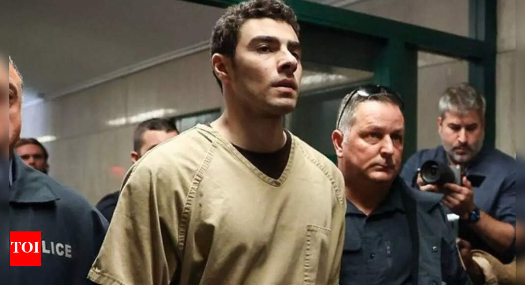 लुइगी मंगियन का मामला: न्यायाधीश यूनाइटेडहेल्थकेयर के सीईओ की हत्या में आतंकवाद के पदों को समाप्त करता है, हत्या के लिए निर्णय आगे बढ़ता है