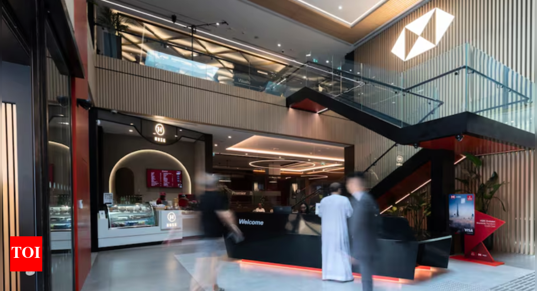 EAU: HSBC ने धनी ग्राहकों को काटने के लिए इस क्षेत्र के पहले धन केंद्र के साथ दुबई में एक स्टोर स्थापित किया है दुनिया से समाचार