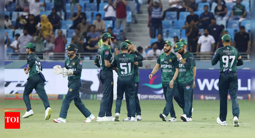 पाकिस्तान ने सुपर 4 एस में प्रवेश करने के लिए ईयू को हराया, भारत के साथ एक उच्च -रिस्क संडे रीमैच की स्थापना की क्रिकेट समाचार