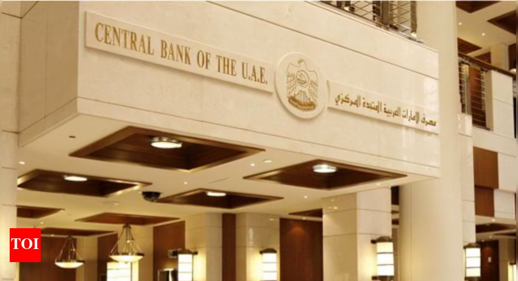 अमेरिका के फेड के फैसले के बाद EAU ने ब्याज दरों को कम कर दिया। इसके ऋण, बचत और निवेश के लिए क्या मतलब है | दुनिया से समाचार