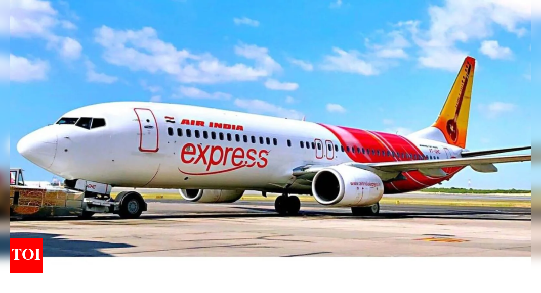 बंद कॉल: हैदराबाद के लिए नियत एयर इंडिया एक्सप्रेस उड़ान, विजाग में एक आपातकालीन लैंडिंग बनाता है; कथित पक्षी का झटका | भारत समाचार