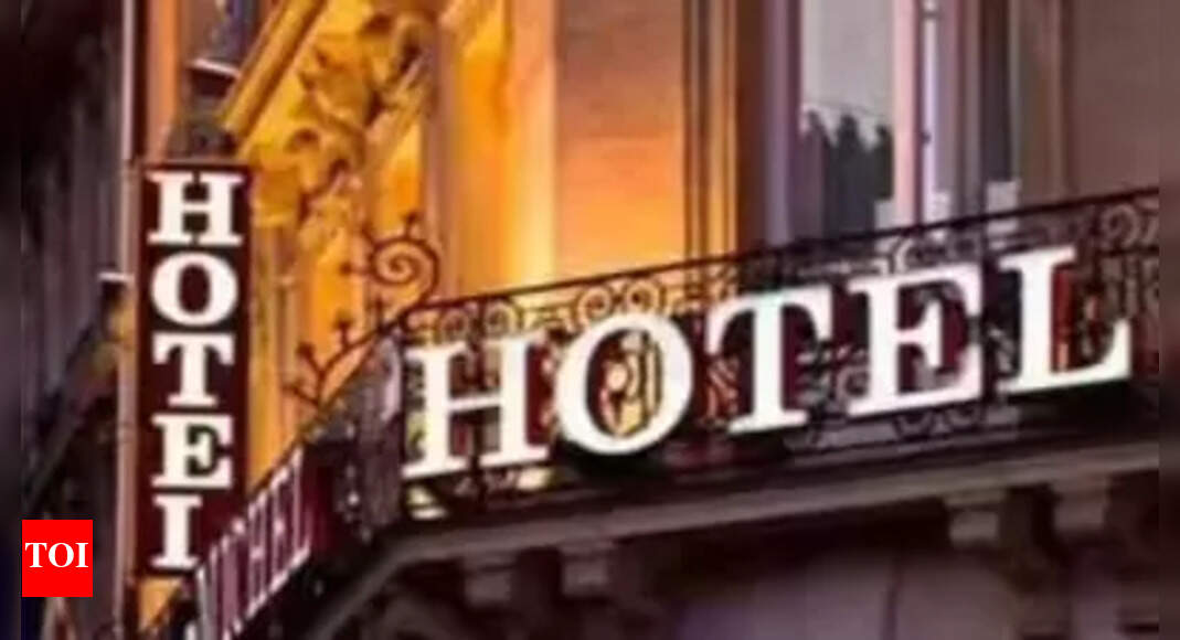 पर्यटक अनुभव का सुधार: वाराणसी में होटल और परिवार के मालिकों के लिए प्रशिक्षण | वाराणसी न्यूज