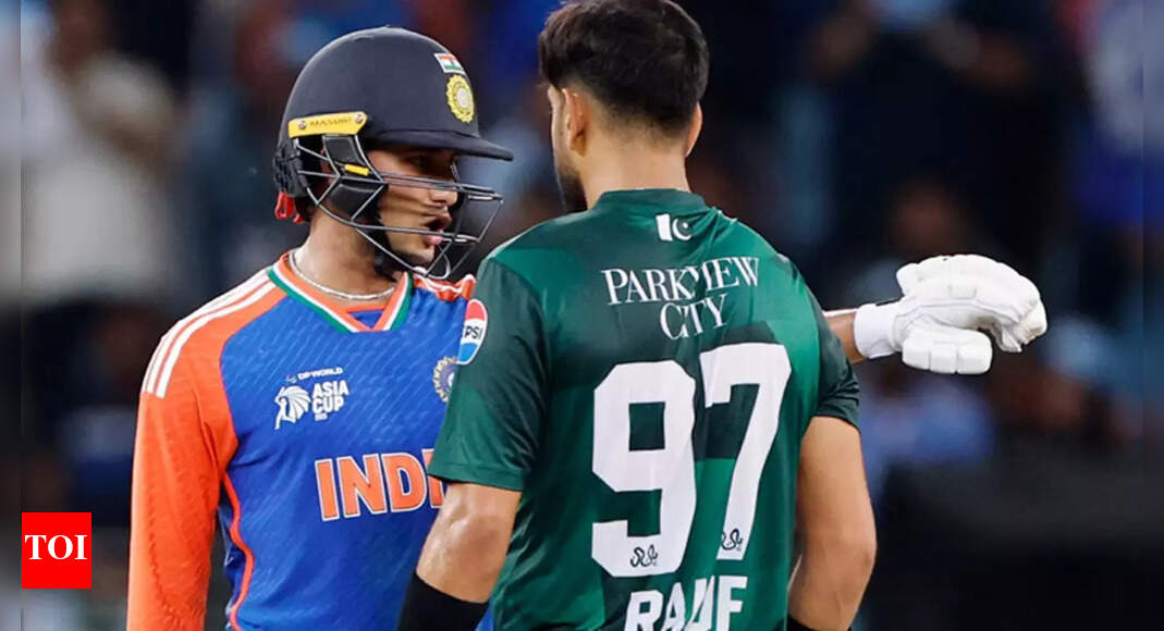 ‘बॉलिंग प्लेयर्स अभिषेक शर्मा से डरते हैं’: पाकिस्तान के खिलाफ बाएं बल्लेबाज की निर्मम बल्लेबाजी के बाद विरेडर सहवाग | क्रिकेट समाचार