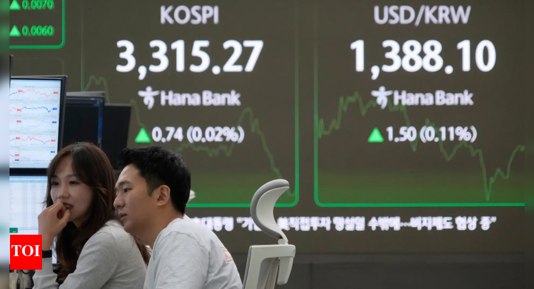 एशियाई स्टॉक फॉल: कमजोर विनिर्माण में निक्केई स्लाइड्स; कच्चे और सोने की ब्रेंट शो अस्थिरता