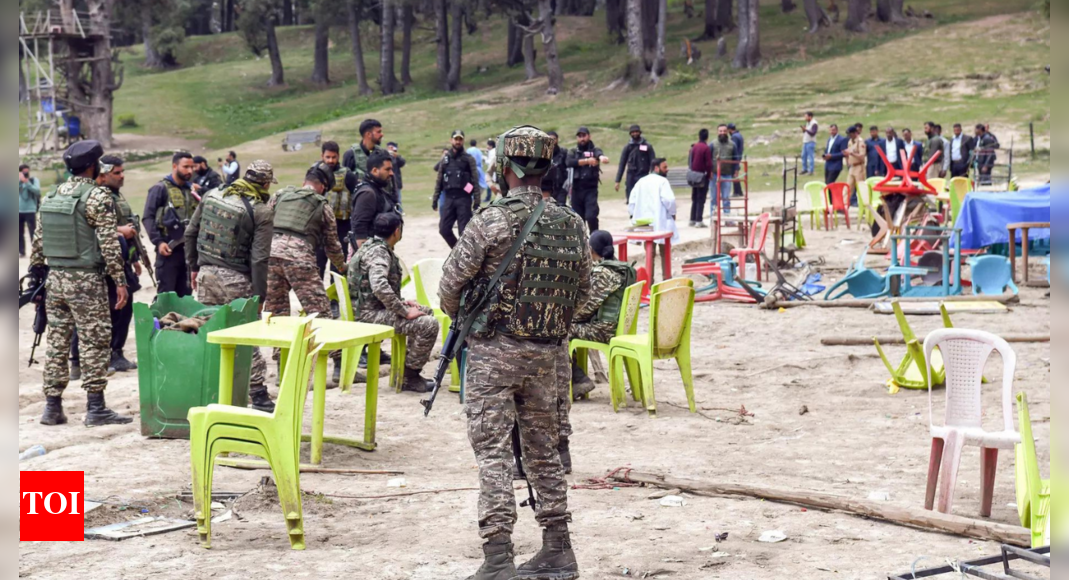 PAHALGAM अटैक: आतंकवादियों को लॉजिस्टिक सपोर्ट प्रदान करने के लिए कुलगम डे जम्मू और के में गिरफ्तार आदमी | भारत समाचार