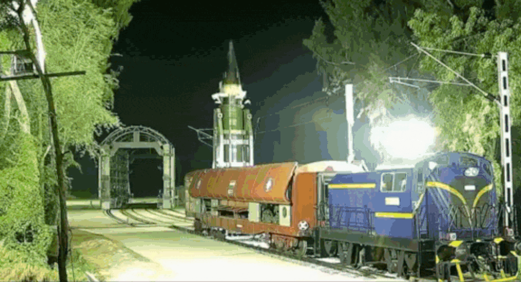 ‘फर्स्ट-ऑफ-ओस-किंड’: भारत सफलतापूर्वक एगनी-प्रथम मिसाइल को रेल-वेडिंग घड़े से देखने के लिए साबित करता है। भारत समाचार