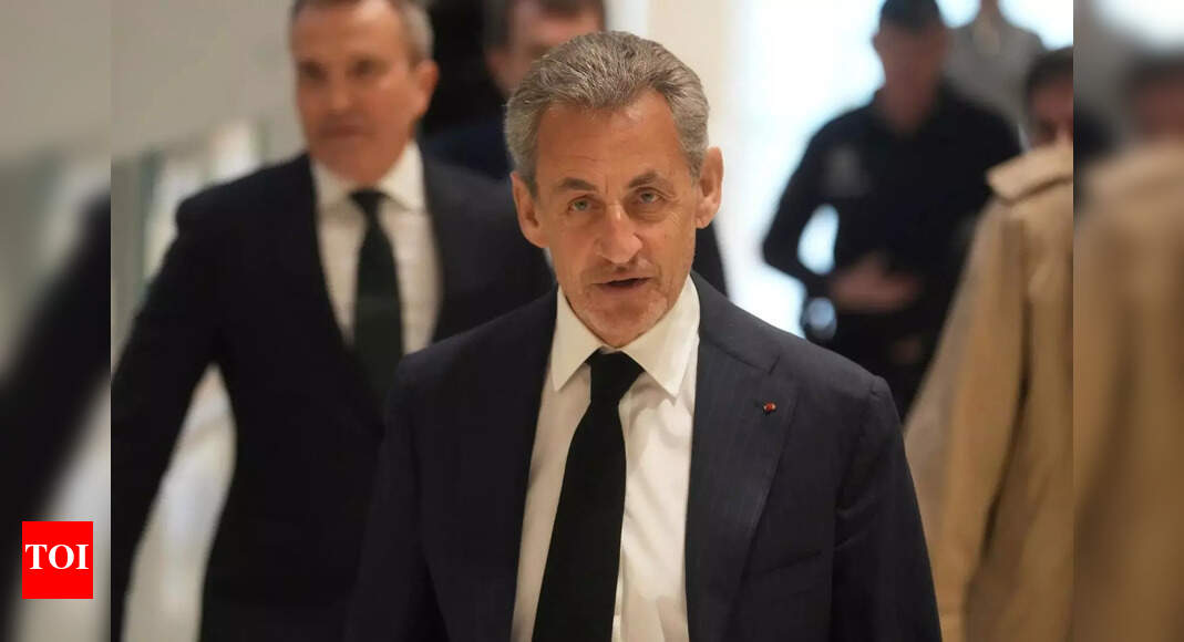 पूर्व फ्रांसीसी राष्ट्रपति सरकोजी दोषी ठहराए गए: लीबिया के अभियान के मामले में 5 -वर्ष का जनादेश; कैद भी