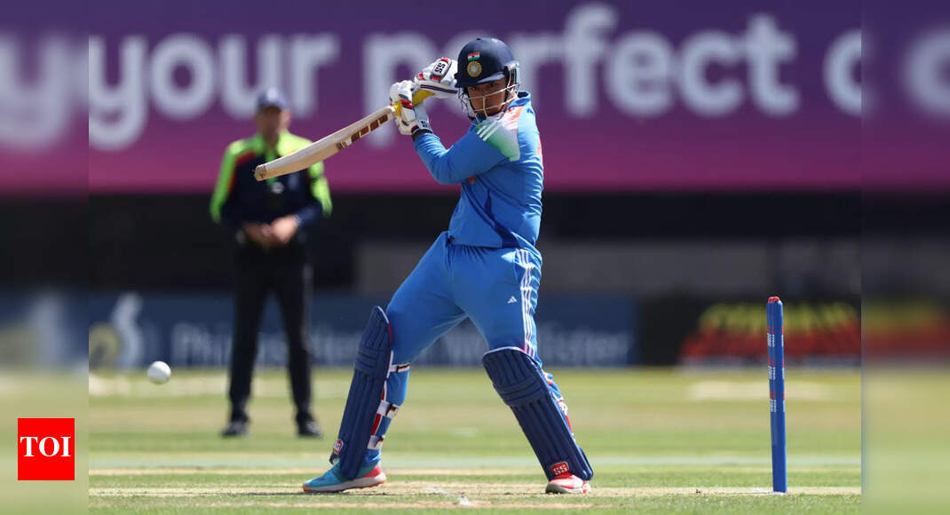 Vaibhav Suryavanshi ने दो छह को कुचल दिया, लेकिन बर्खास्तगी बनाम ऑस्ट्रेलिया U19 के चौंकाने वाले प्रशंसक | क्रिकेट समाचार