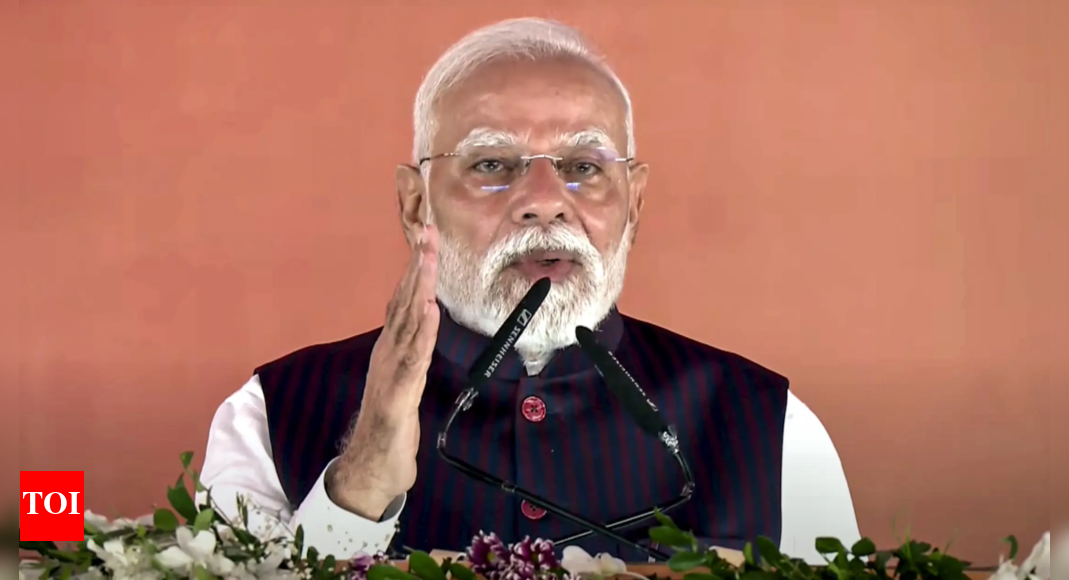 ‘उन्होंने लोगों को लूटने का अवसर नहीं छोड़ा’: प्रधानमंत्री मोदी ने ओडिशा में कांग्रेस पर हमला किया; आप लोगों से आग्रह करते हैं कि ‘सावधान रहें’ | भारत समाचार