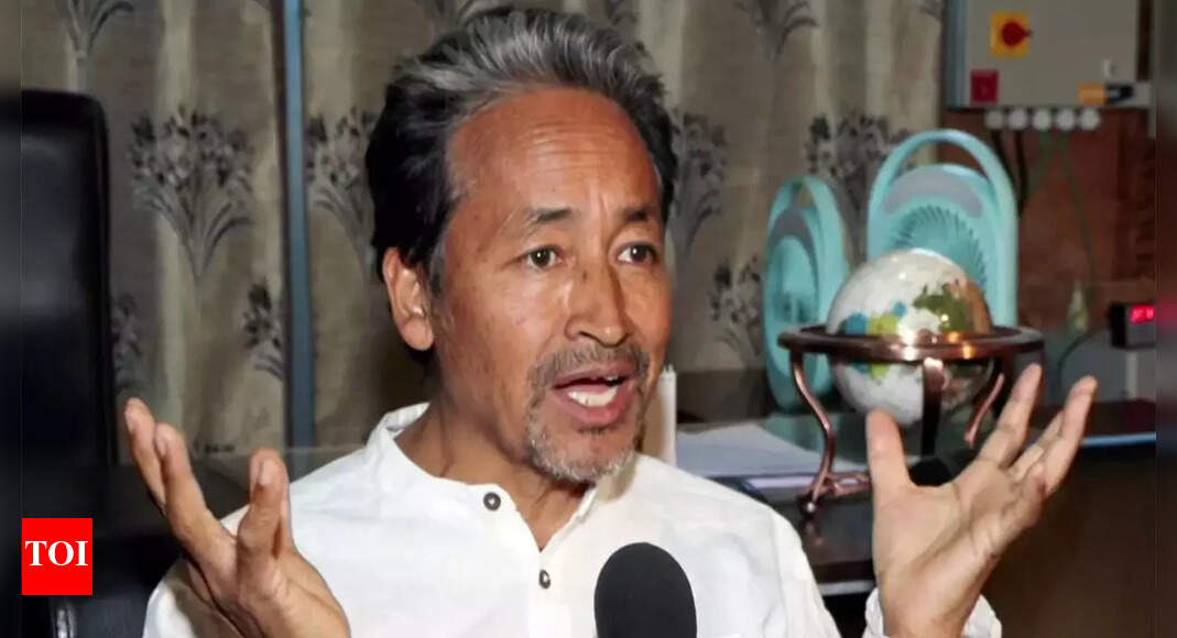 लद्दाख डिस्टर्बियोस: सोनम वांगचुक ने स्पार्क्स स्पार्क्स को गिरफ्तार किया, केयरिंग पुलिस ‘डिफेंस’ | भारत समाचार