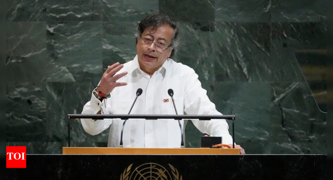 कोलंबिया के अध्यक्ष, गुस्तावो, पेट्रो, ने अपने वीजा को रद्द कर दिया