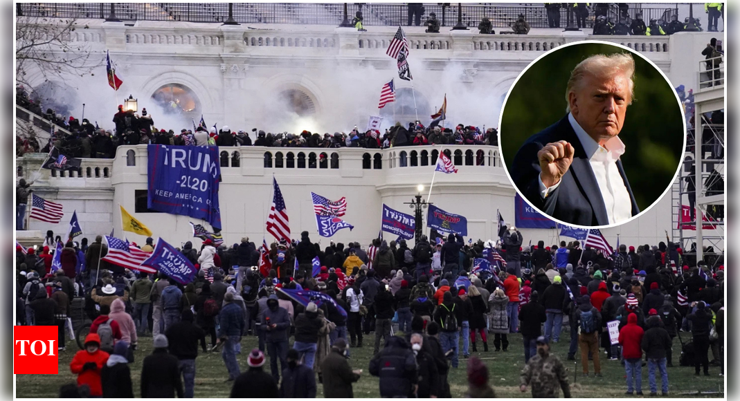 ‘हमारा महान देश दांव पर’: डोनाल्ड ट्रम्प ने एफबीआई पर 6 जनवरी दंगा को एजेंटों की भूमिका के बारे में झूठ बोलने का आरोप लगाया; पूर्व प्रमुख क्रिस्टोफर रे को इंगित करें