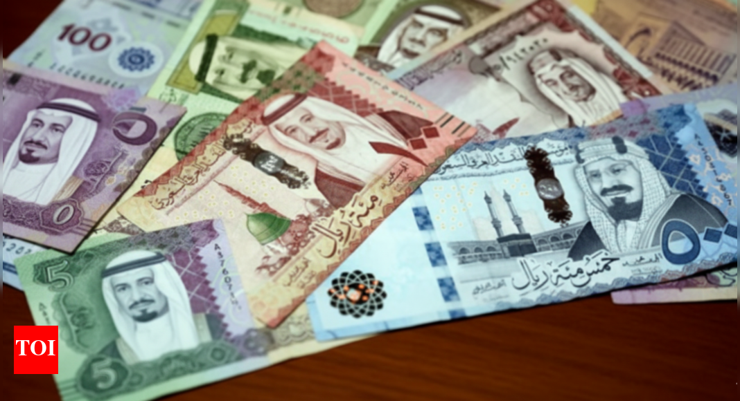 सऊदी बैंक औसत और कम आय उधारकर्ताओं के लिए मासिक 55% ऋण प्रतिपूर्ति सीमा को कम करते हैं दुनिया से समाचार