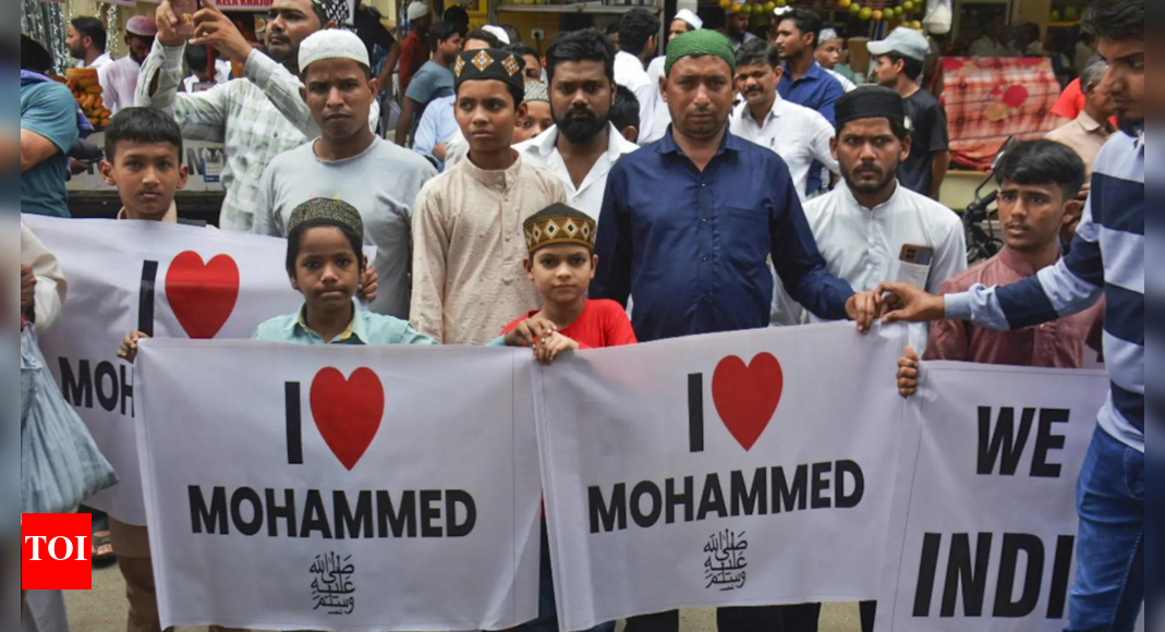 मुझे मुहम्मद पंक्ति से प्यार है: 15 बरेली में हिंसा भड़काने के लिए गिरफ्तार; पुलिस शहर नहीं कहती | भारत समाचार