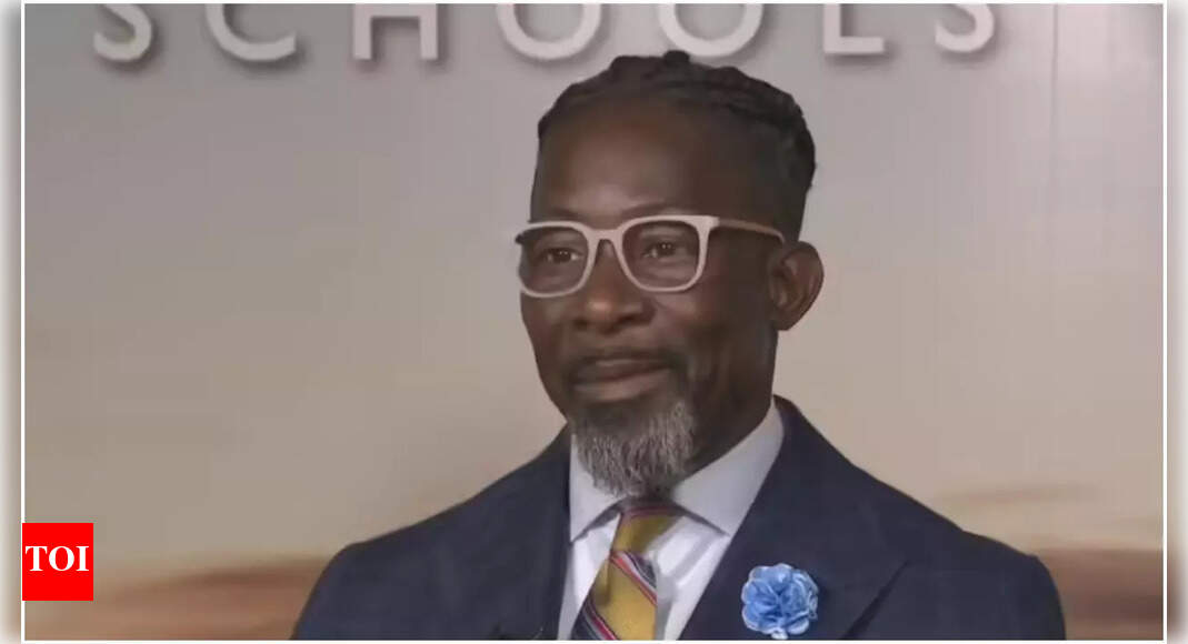 ‘यह हास्यास्पद है’: मैरीलैंड में एक डेमोक्रेटिक मतदाता के रूप में पंजीकृत आईसीई के लिए गिरफ्तार डी मोइनेस स्कूलों के अधीक्षक; रिपब्लिकन स्लेम्स