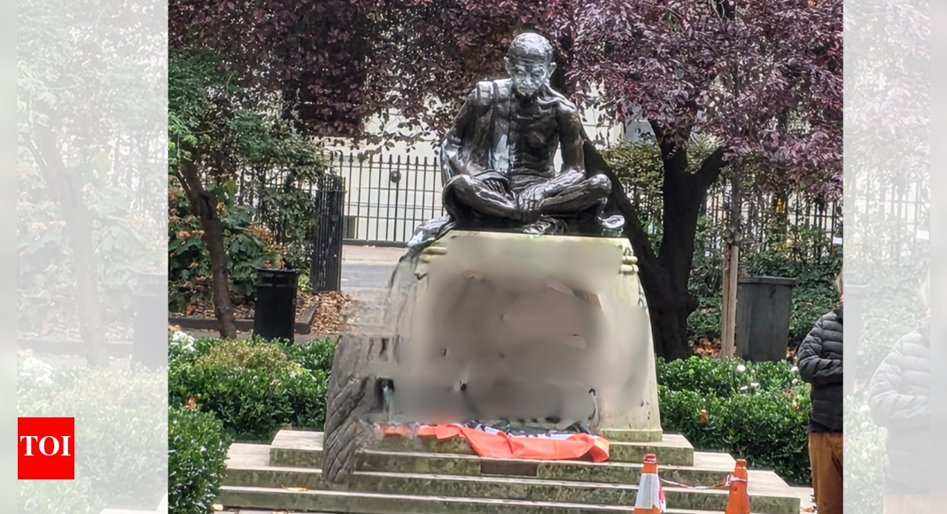 ‘अंतर्राष्ट्रीय दिवस ऑफ नॉन -एवोलेंस’ से तीन दिन पहले: महात्मा गांधी की प्रतिमा लंदन में नष्ट हो गई; मिशन मिशन निंदा कानून