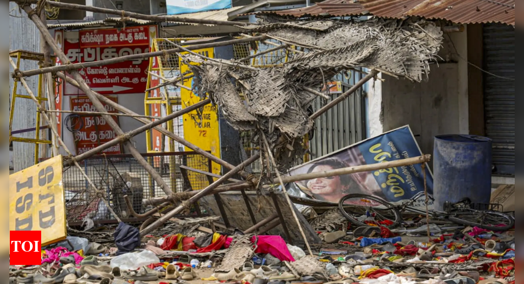 करूर भगदड़: तमिलनाडु सरकार वीडियो जारी करती है, विजय के आरोपों का मुकाबला करती है; पुलिस का कहना है कि टीवीके ने नियमों को प्रवाहित किया है | भारत समाचार