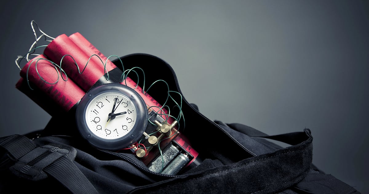 दिल्ली में 300 से अधिक स्कूलों के लिए झूठे बम की धमकी, पूरे भारत में कई हवाई अड्डे