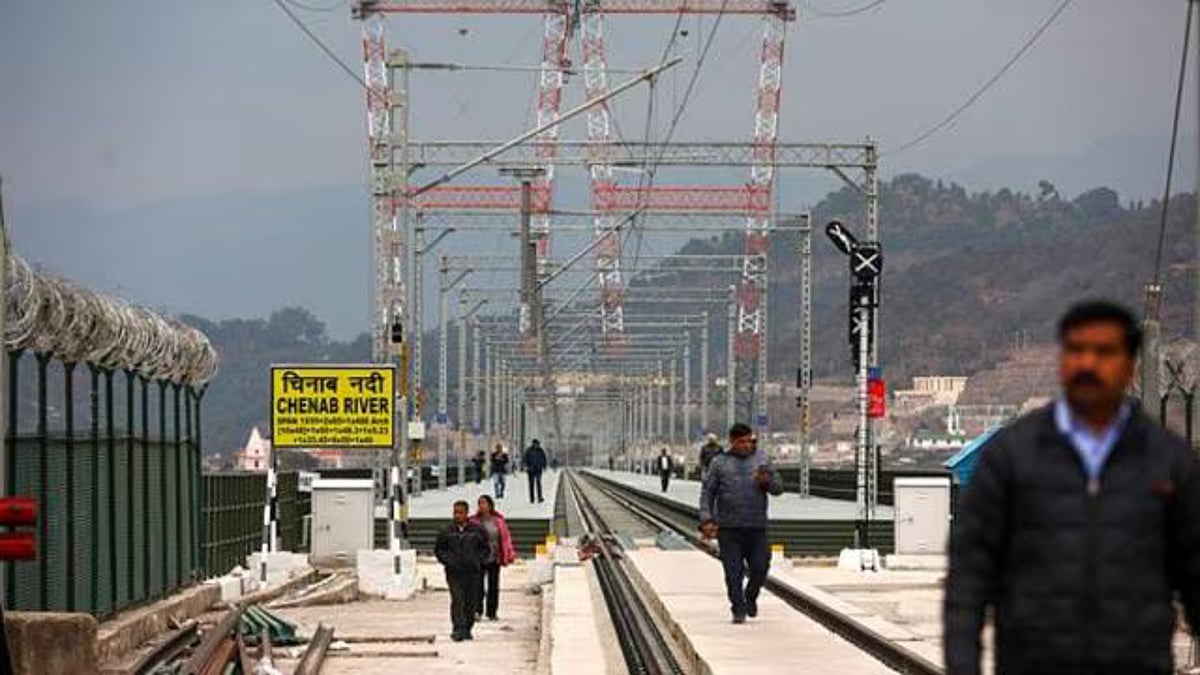 उत्पादकता से जुड़ा एक बोनस प्राप्त करने के लिए लगभग 11 लाख रेलवे कर्मचारी विवरण को सत्यापित करें