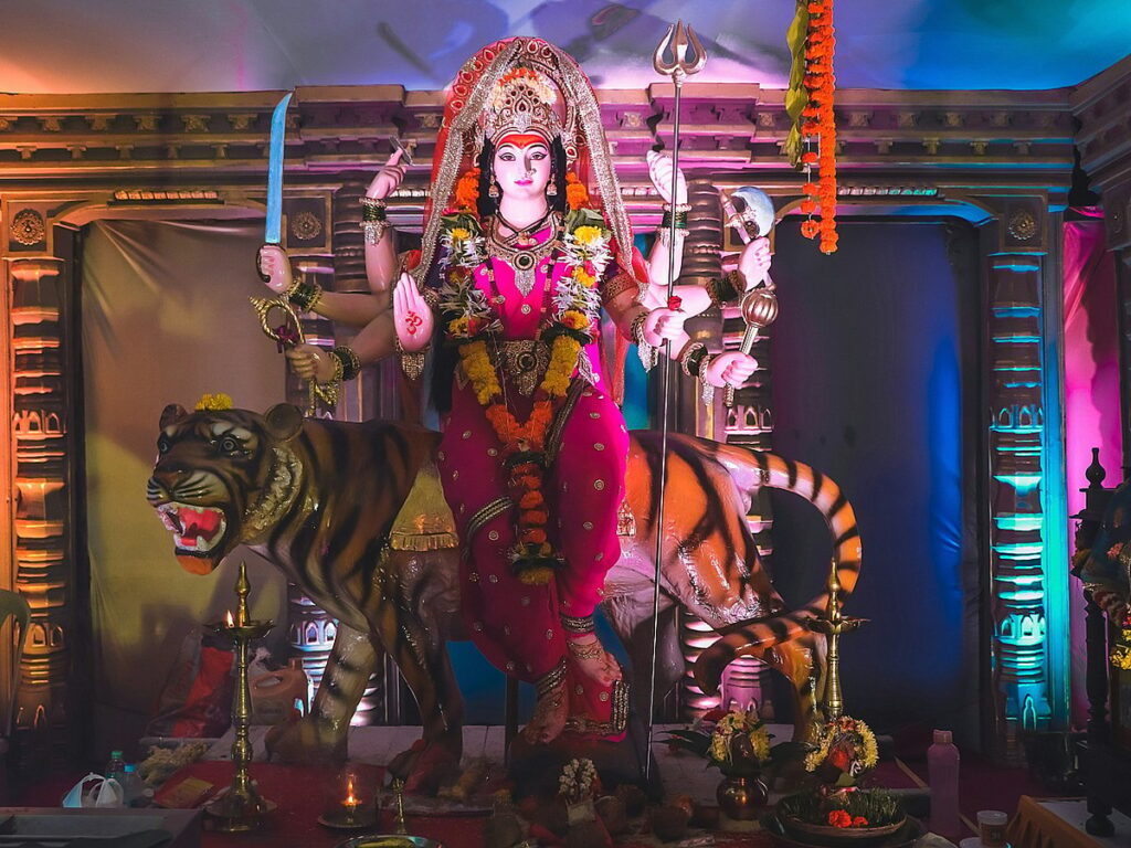 हैप्पी नवरात्रि 2025: शुभकामनाएं, अभिवादन, संदेश, फेसबुक और व्हाट्सएप की स्थिति