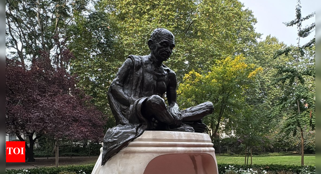 ‘स्टैच्यू ऑफ गांधी बहाल’: लंदन स्मारक की मरम्मत की गई बर्बरता के बाद; यूनाइटेड किंगडम का दूत इसे ‘भारत-रेक फ्रेंडशिप का निर्माण’ मानता है