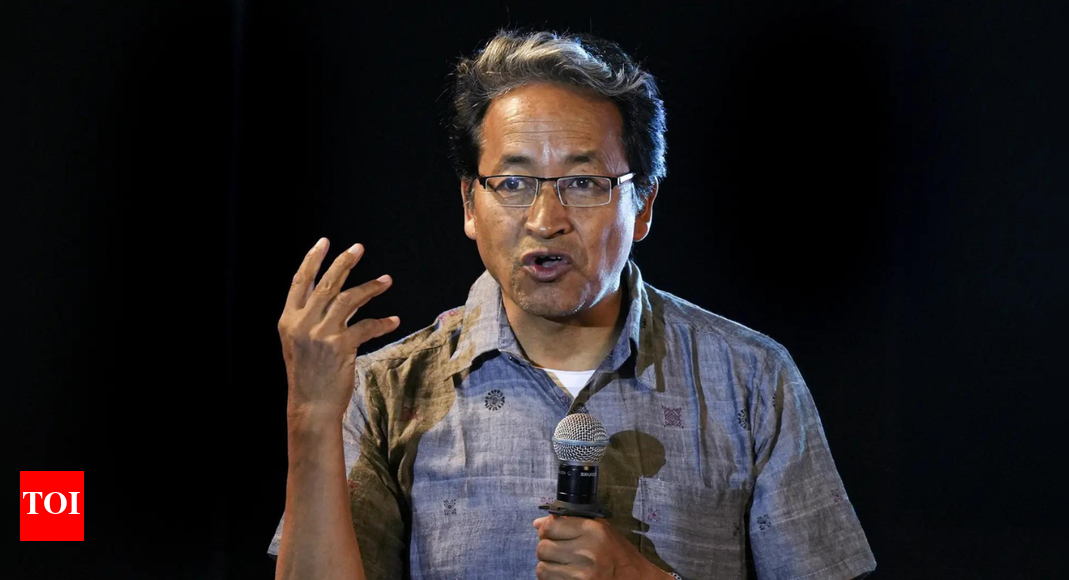 लद्दाख की हिंसा: सोनम वांगचुक की पत्नी, गीतांजलि अंगमो, पति की गिरफ्तारी के खिलाफ सुप्रीम कोर्ट को स्थानांतरित करती है; जेल जलवायु कार्यकर्ता की लॉन्च का पता लगाएं | भारत समाचार