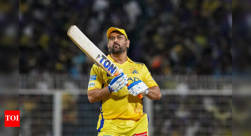 ‘श्रीमती। धोनी अपने होटल के कमरे में अपना फोन छोड़कर गेम में आकर ‘| क्रिकेट समाचार