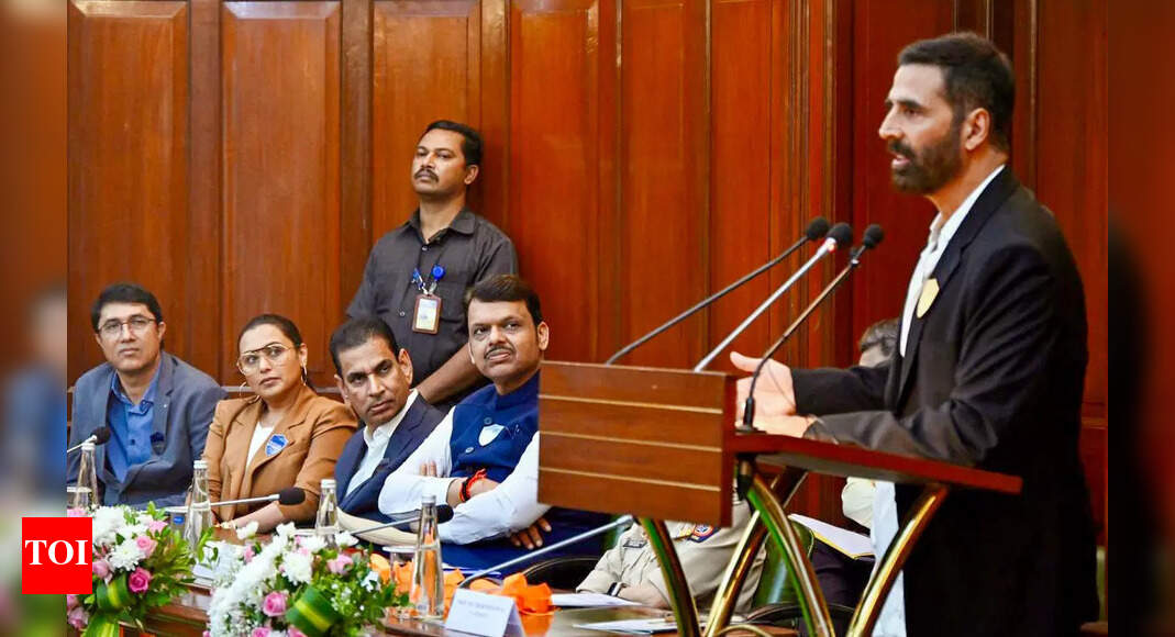 ‘नाइस पर्सन’ ने ऑनलाइन गेम के दौरान नग्न तस्वीरें भेजने के लिए मेरी 13 -वर्ष की बेटी से पूछा: अक्षय कुमार | भारत समाचार