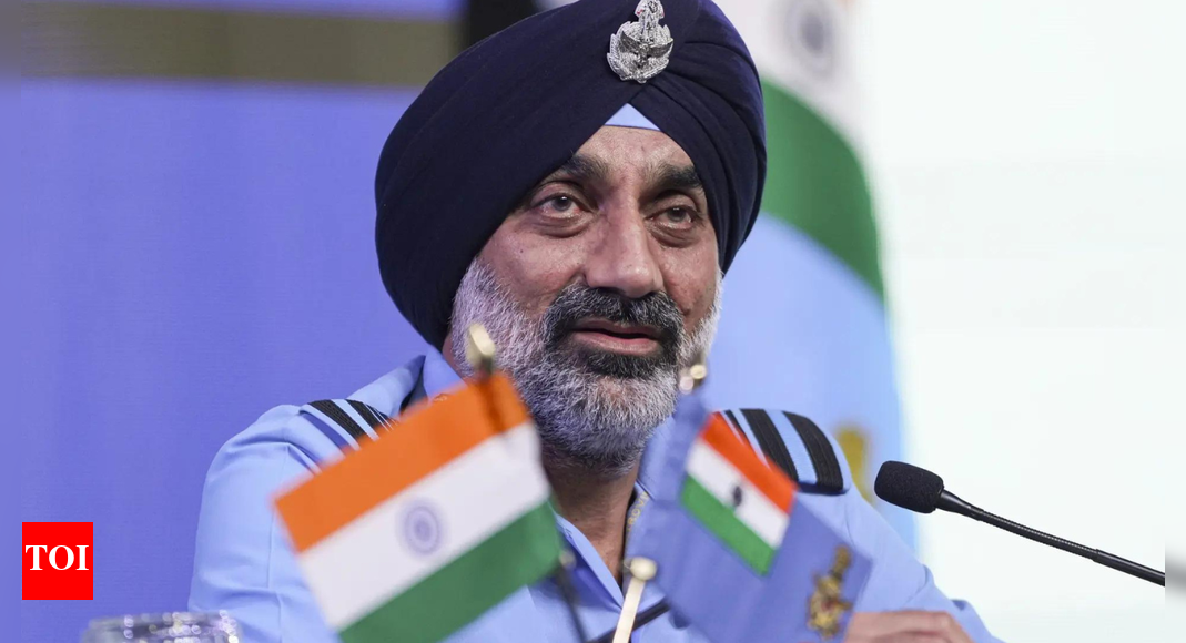 IAF चीफ: सोंडूर के दौरान F-16 सहित 12-13 पाक जेट्स, भारत समाचार