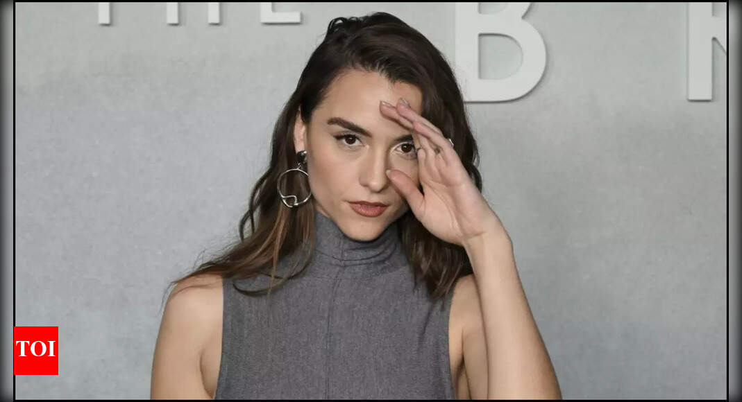 ‘द बॉडी’: क्विन शेपर्ड के किशोर नाटकों की क्लासिक श्रृंखला के कलाकारों से मिलें, एक चुटकी हॉरर के साथ |