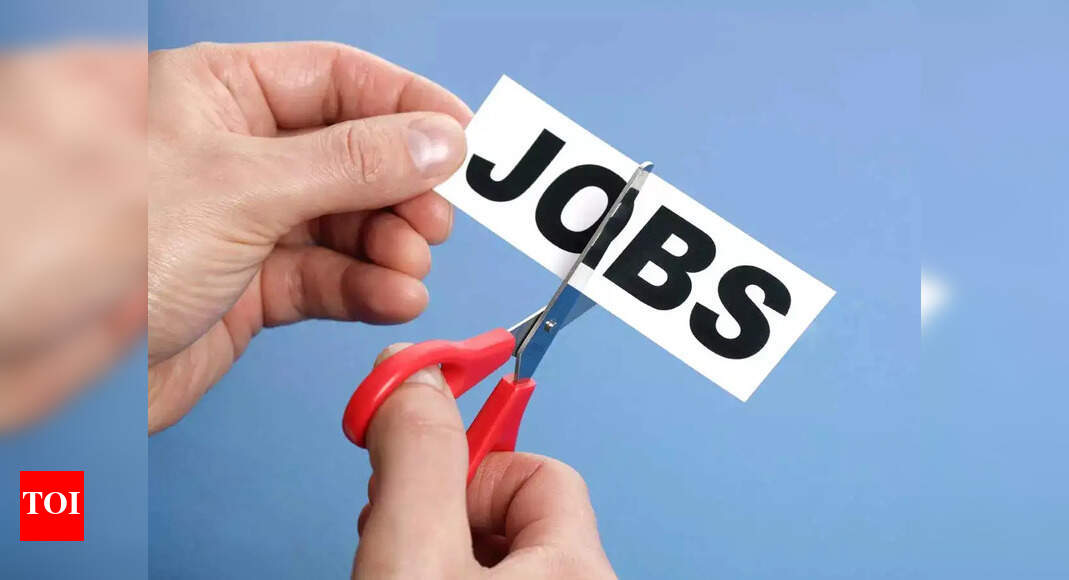 अमेरिकी कंपनी ने भारतीय कार्यबल को केवल चार मिनट में खारिज कर दिया: अचानक रोजगार में कटौती से बचने के लिए 8 कापिंग टिप्स