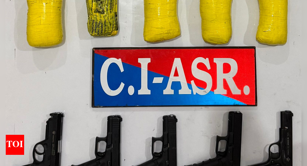 टूटी हुई पाकिस्तान रिंग: पंजाब पुलिस ने हथियारों और ड्रग ट्रेड नेटवर्क को नष्ट कर दिया; 2 गिरफ्तार | भारत समाचार