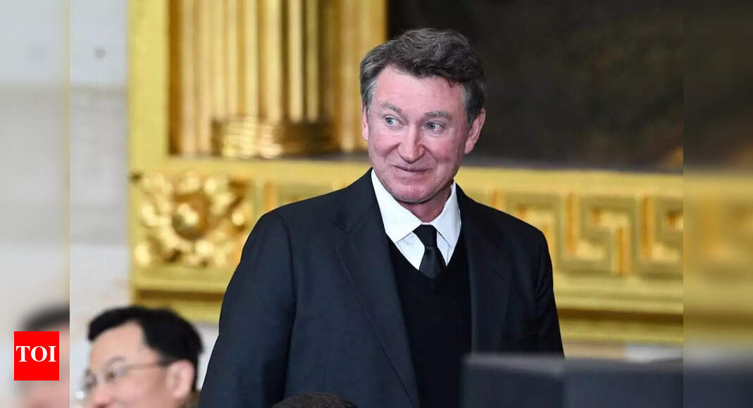 वेन ग्रेट्ज़की कई वर्षों के एक नए टीएनटी अनुबंध पर हस्ताक्षर करता है, जो एनएचएल प्रसारण को जानकारी प्रदान करता है एनएचएल न्यूज