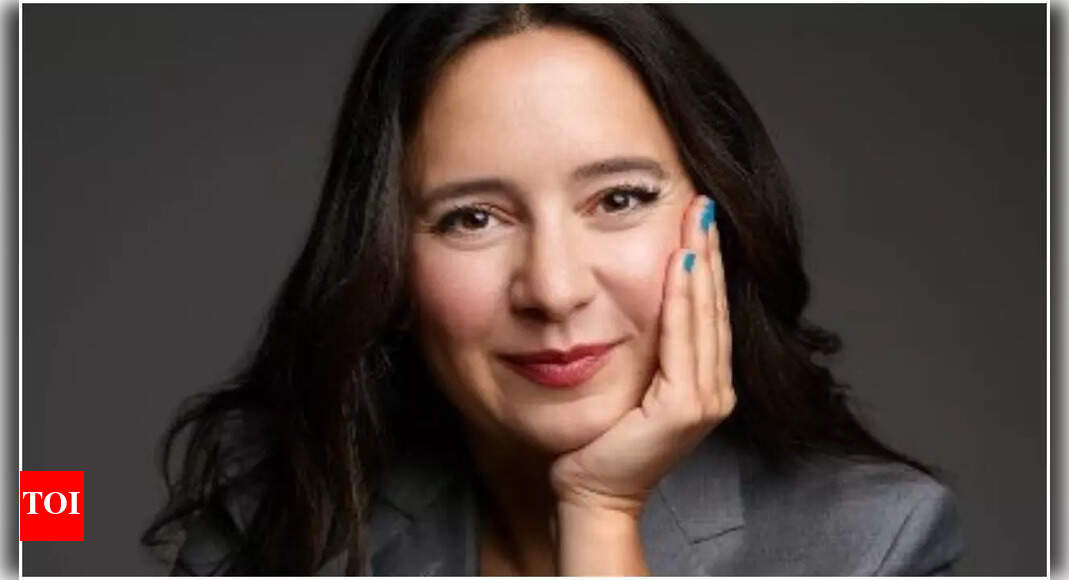 एक मुख्य संपादक के रूप में 1 दिन सीबीएस स्टाफ के लिए बारी वीस के 10 अंकों का ज्ञापन वायरल हो जाता है: क्या वह रूढ़िवादी है?