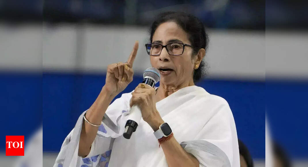 हमले में घायल बीजेपी सांसद से मिलने पहुंचीं ममता | भारत समाचार