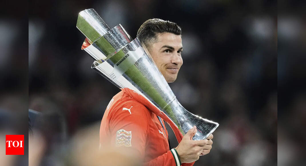 क्रिस्टियानो रोनाल्डो एक अरबपति बन जाता है: कैसे अल-नासर खिलाड़ी की समृद्धि में वृद्धि हुई है। सऊदी फुटबॉल समाचार