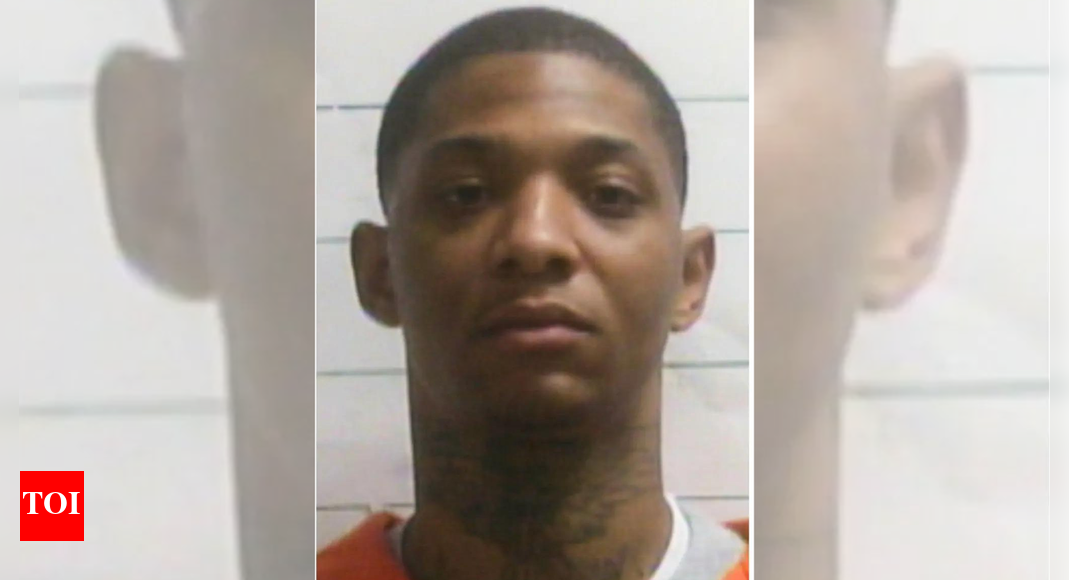 डेरिक ग्रोव्स गिरफ्तार: लुइसियाना का नवीनतम भागा हुआ कैदी पांच महीने बाद पकड़ा गया; ‘क्रॉल स्पेस’ में छिपा हुआ पाया गया