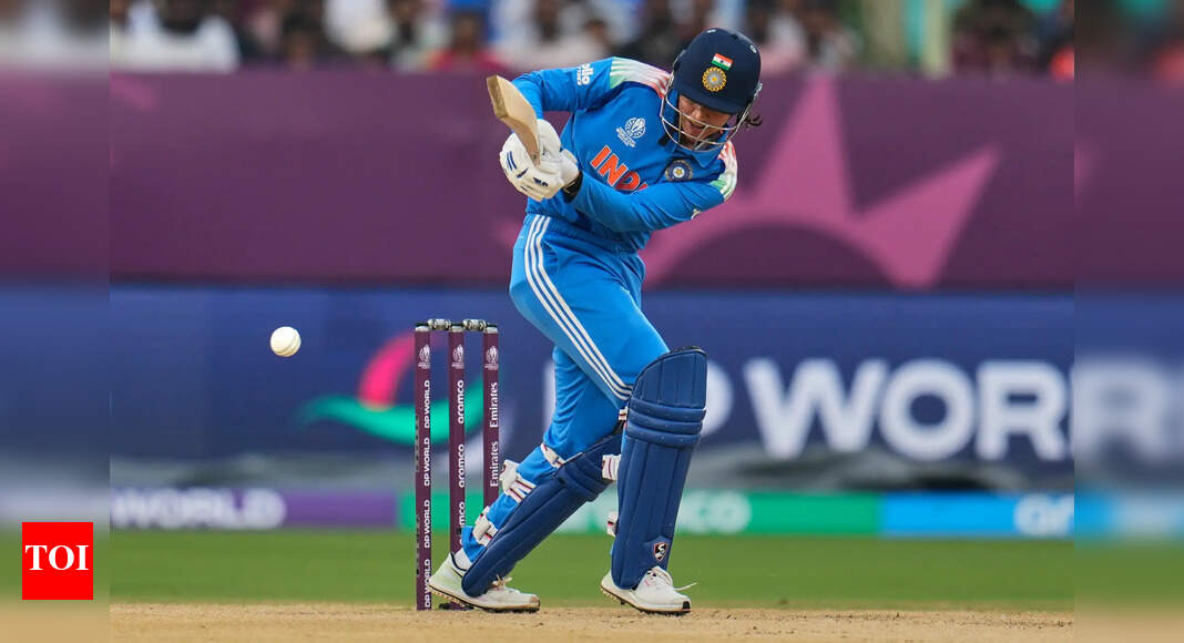 ICC महिला विश्व कप में स्मृति मंधाना ने दक्षिण अफ्रीका के खिलाफ तोड़ा 28 साल पुराना रिकॉर्ड | क्रिकेट समाचार