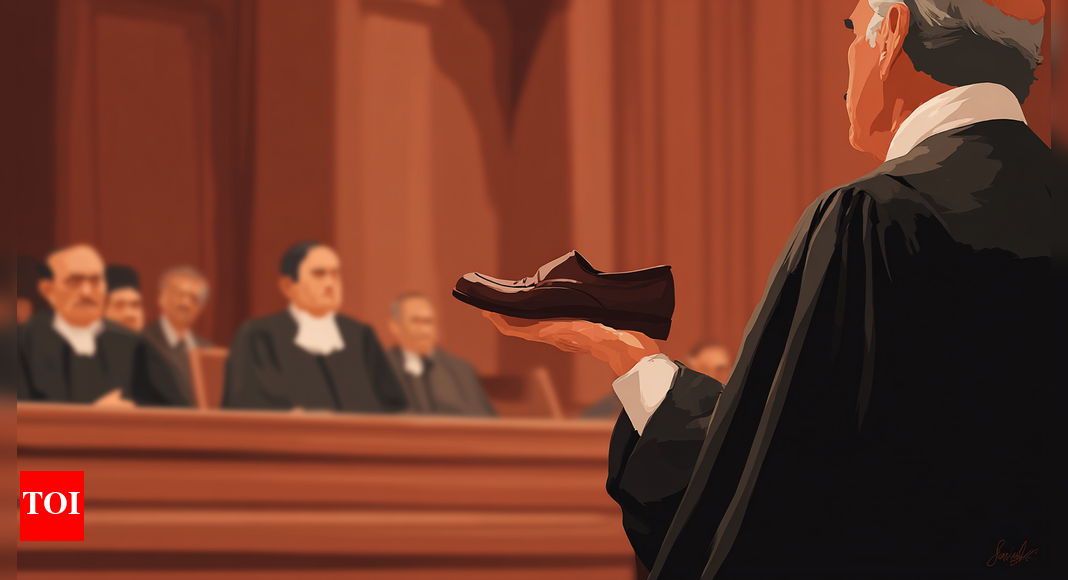 क्या हुआ जब 1999 में एक वकील ने सीजेआई पर जूता फेंक दिया?