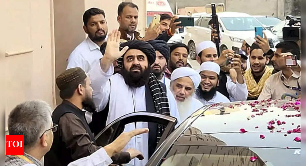 तालिबान के विदेश मंत्री ने यूपी के दारुल उलूम देवबंद का दौरा किया. मदरसे का अफ़ग़ानिस्तान से क्या कनेक्शन है? समझाया | भारत समाचार