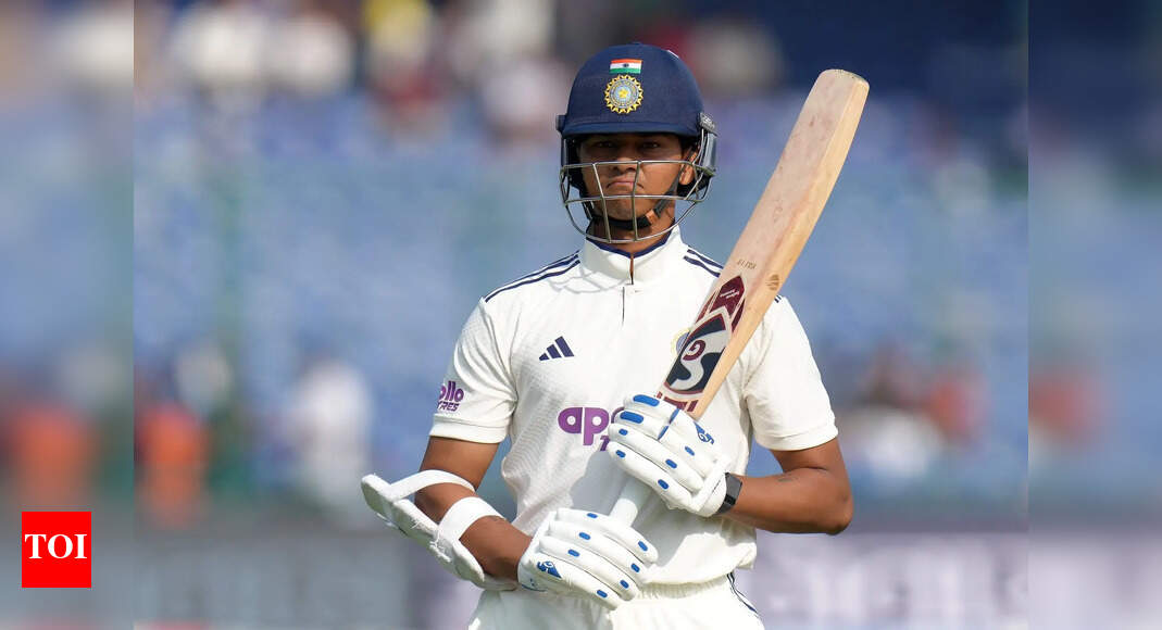 यशस्वी जयसवाल पर दबाव डाला गया और उन्हें ‘वीरेंद्र सहवाग के 300 वाला रिकॉर्ड’ का पीछा करने के लिए कहा गया। क्रिकेट समाचार